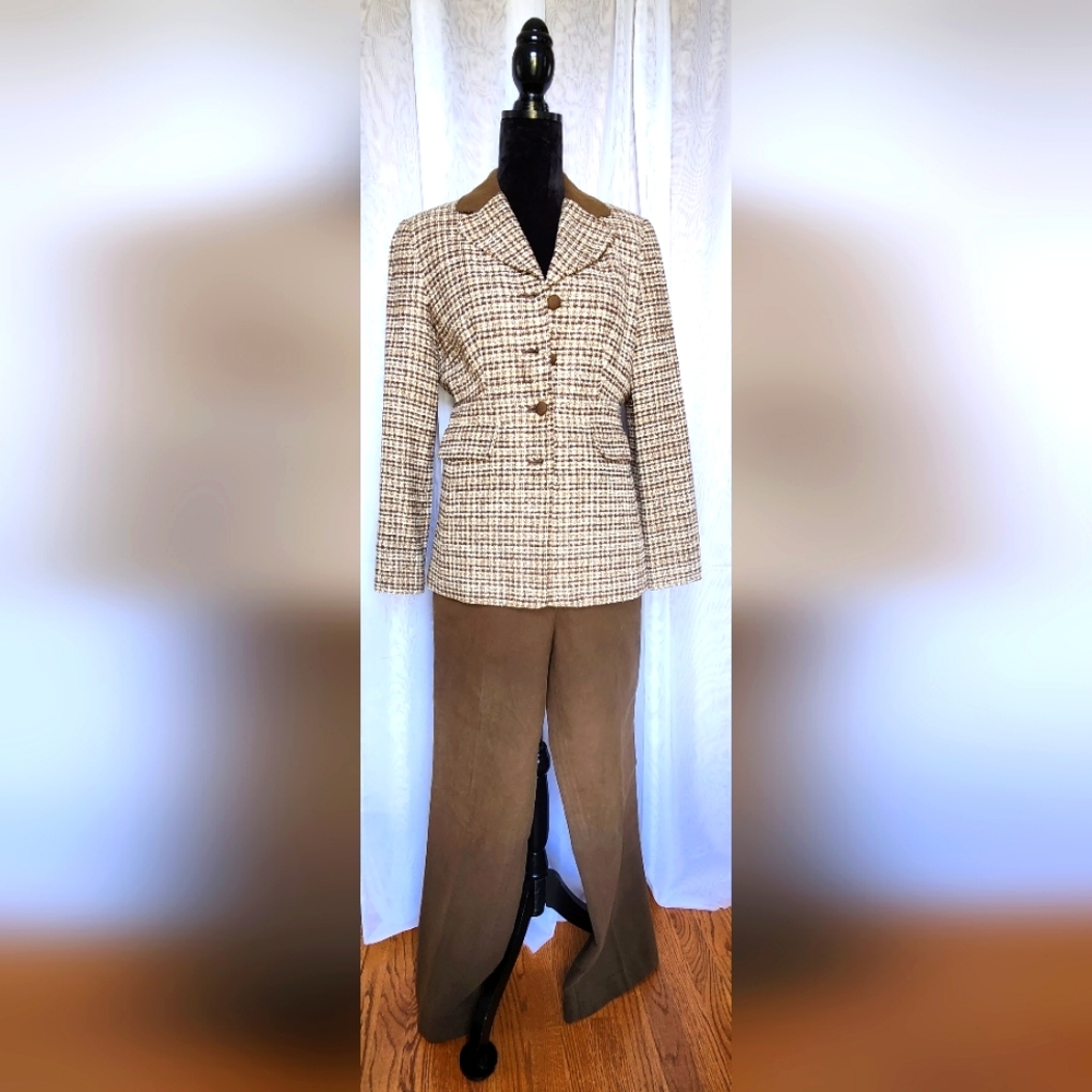 Women's Pant Suit